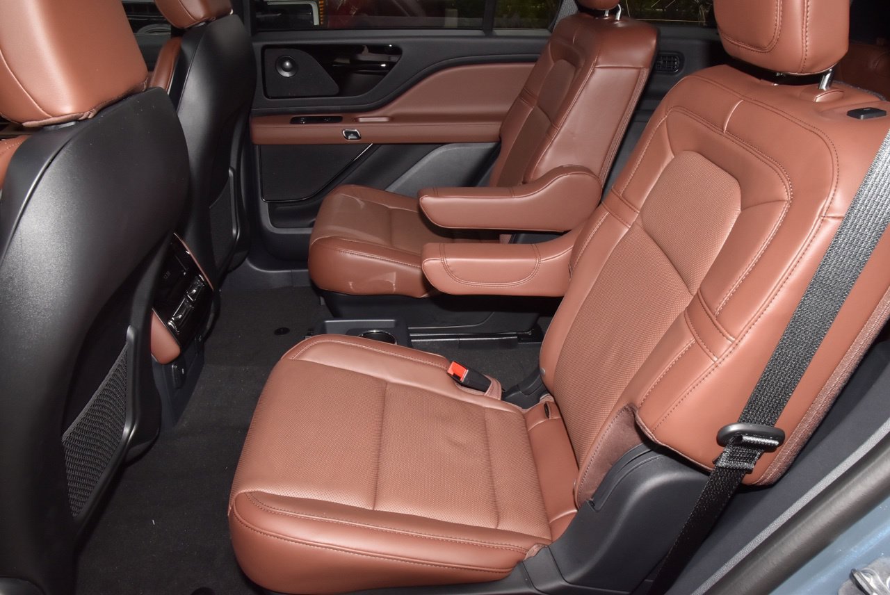 New 2027 Lincoln Aviator Reserve w/ Jet Appearance Package RWD image 14