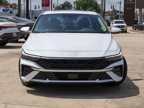 New 2026 Hyundai Elantra Limited FWD image 28