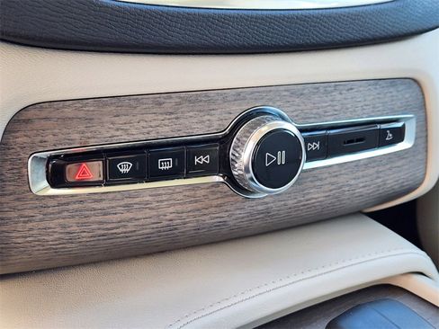 Used 2023 Volvo XC90 B6 Plus w/ Protection Package Premier image 16