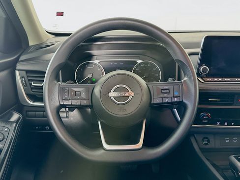 Used 2024 Nissan Rogue SV image 18