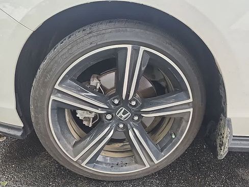 Used 2024 Honda Accord Sport image 9