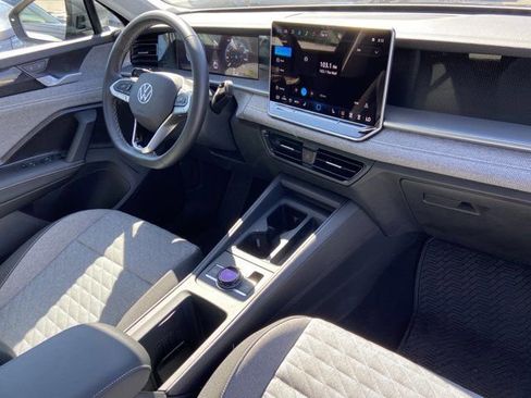 Used 2025 Volkswagen Tiguan S image 26