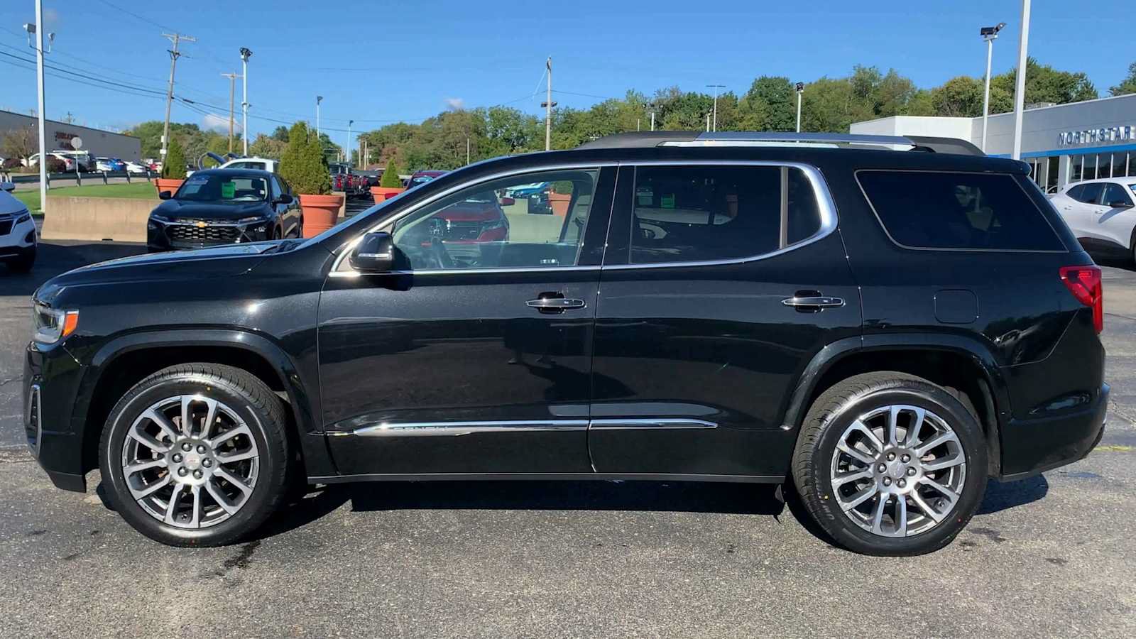Certified 2023 GMC Acadia Denali w/ Denali Ultimate Package AWD/4WD image 5