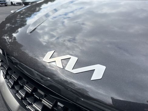 New 2026 Kia Carnival SX image 18