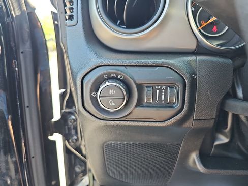 Used 2022 Jeep Gladiator Sport AWD/4WD image 30