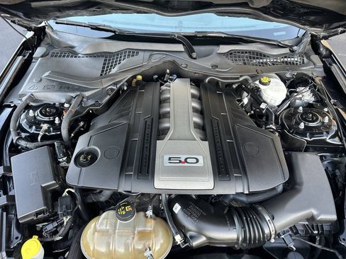Used 2018 Ford Mustang GT RWD image 19