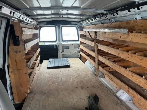 Used 2017 Chevrolet Express 3500 Extended RWD image 8