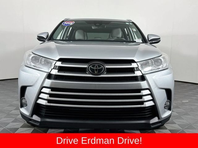 Used 2018 Toyota Highlander XLE FWD image 2