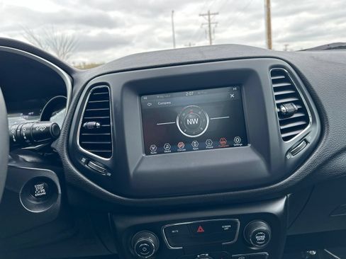 Used 2021 Jeep Compass Latitude w/ Sun and Sound Group AWD/4WD image 51
