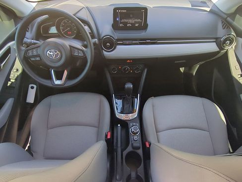 Used 2020 Toyota Yaris LE image 23