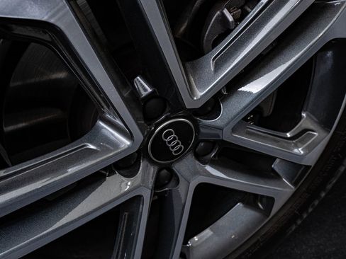 Used 2025 Audi Q5 2.0T Premium w/ 19" Wheel Package image 8