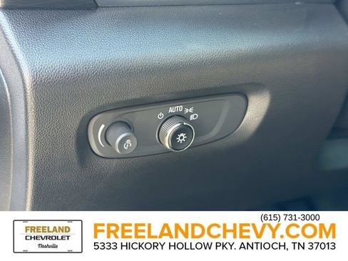 Used 2023 Chevrolet Traverse High Country FWD image 29