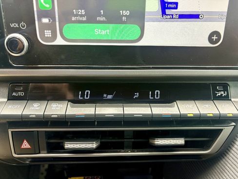 Used 2026 Toyota Camry Hybrid w/ Convenience Package FWD image 22