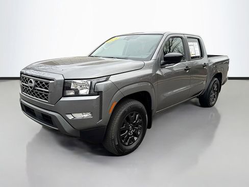 Used 2024 Nissan Frontier SV w/ SV Convenience Package image 3