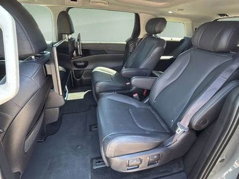 Used 2025 Kia Carnival SX Prestige FWD image 19