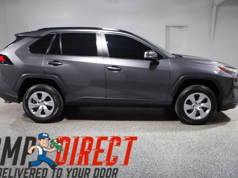Used 2022 Toyota RAV4 XLE image 6