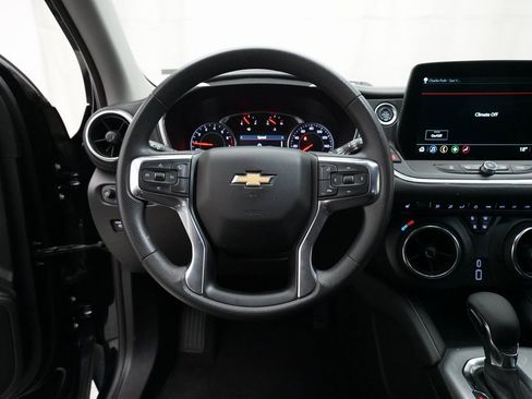 Used 2025 Chevrolet Blazer LT image 4