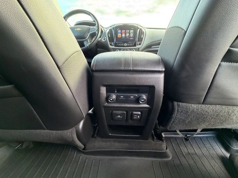 Used 2019 Chevrolet Traverse LT w/ LT Premium Package AWD/4WD image 17