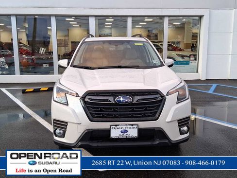 Used 2023 Subaru Forester Limited image 2