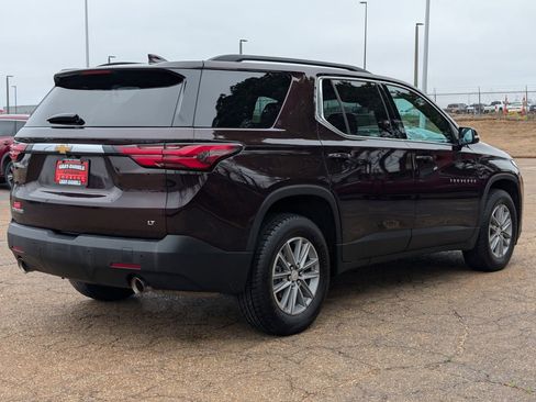 Used 2022 Chevrolet Traverse LT image 4