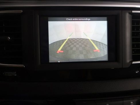 Used 2020 Chrysler Pacifica Touring-L image 46