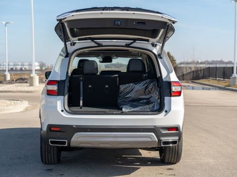 New 2025 Honda Pilot Touring image 18