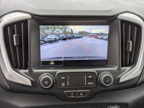 Used 2023 GMC Terrain SLT image 22