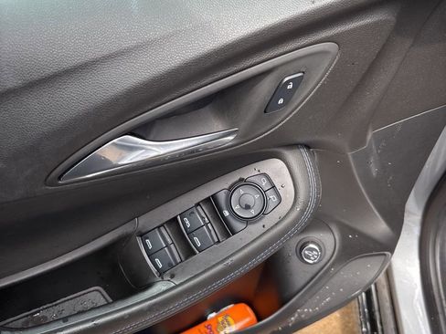 Used 2025 Buick Encore GX Sport Touring w/ Experience Buick Package image 9