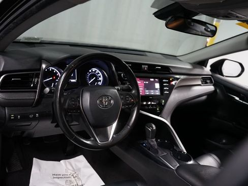 Certified 2020 Toyota Camry SE image 11