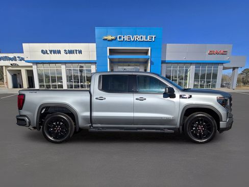 Used 2026 GMC Sierra 1500 Elevation w/ LPO, Elevation Black Package AWD/4WD image 4