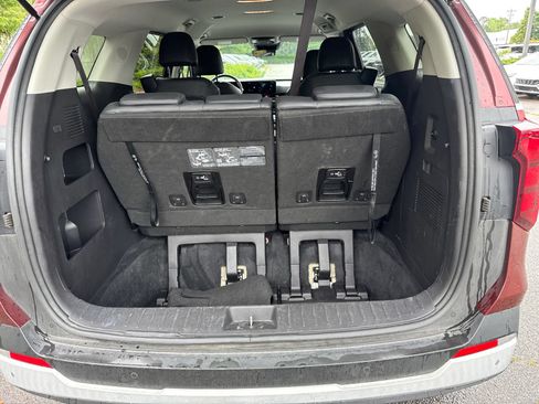 Used 2025 Kia Carnival FWD image 17