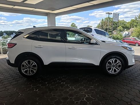 Certified 2022 Ford Escape SEL w/ Technology Package image 4