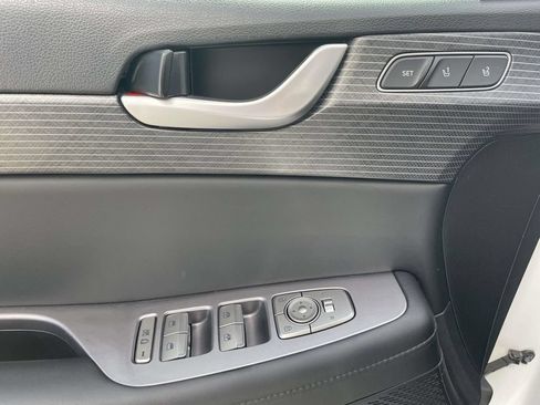 Used 2024 Hyundai Palisade Limited FWD image 19