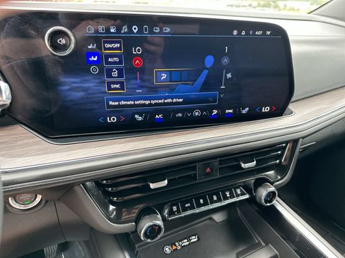 Used 2025 Chevrolet Tahoe LT AWD/4WD image 19