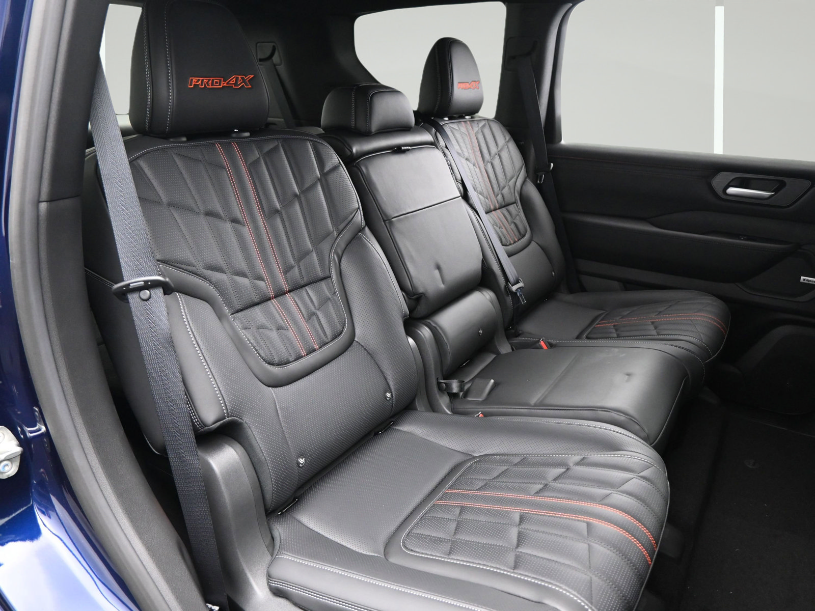 Certified 2025 Nissan Armada PRO-4X AWD/4WD image 13