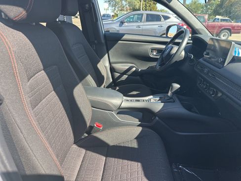 Used 2024 Honda HR-V Sport image 40