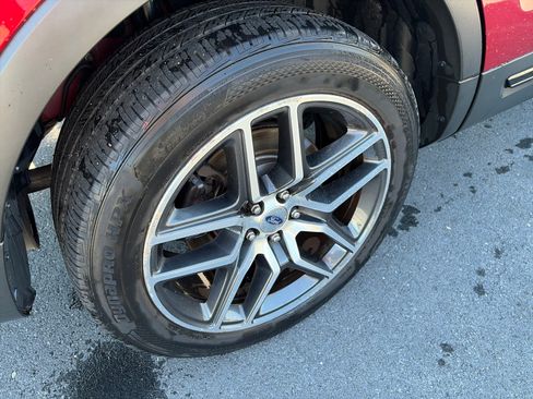 Used 2018 Ford Explorer Sport w/ Equipment Group 401A AWD/4WD image 16