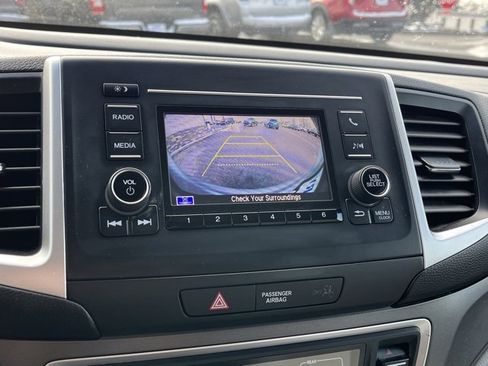 Used 2017 Honda Pilot LX image 42