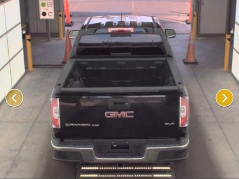 Used 2019 GMC Canyon SLE w/ SLE Convenience Package image 5