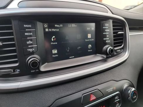 Used 2019 Kia Sorento AWD V6 image 21