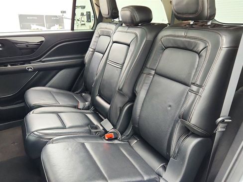 Used 2020 Lincoln Aviator Reserve w/ Elements Package Plus AWD/4WD image 33