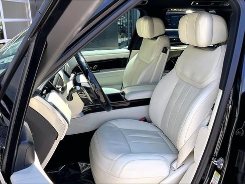 Used 2025 Land Rover Range Rover Autobiography AWD/4WD image 24