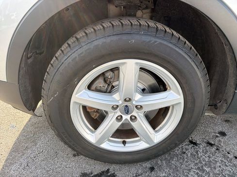 Used 2017 Ford Explorer XLT w/ Equipment Group 202A image 10