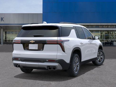 New 2026 Chevrolet Traverse LT w/ Driver Confidence Package FWD image 4