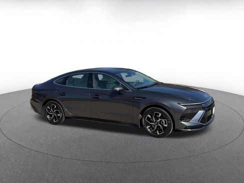 Used 2025 Hyundai Sonata SEL FWD image 2