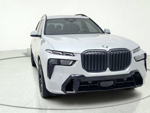 Used 2025 BMW X7 xDrive40i w/ Executive Package AWD/4WD image 2