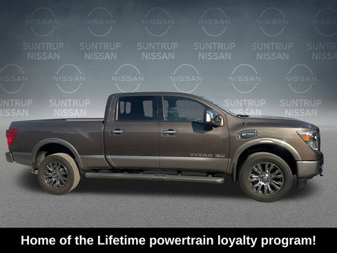 Used 2019 Nissan Titan Platinum Reserve AWD/4WD image 7