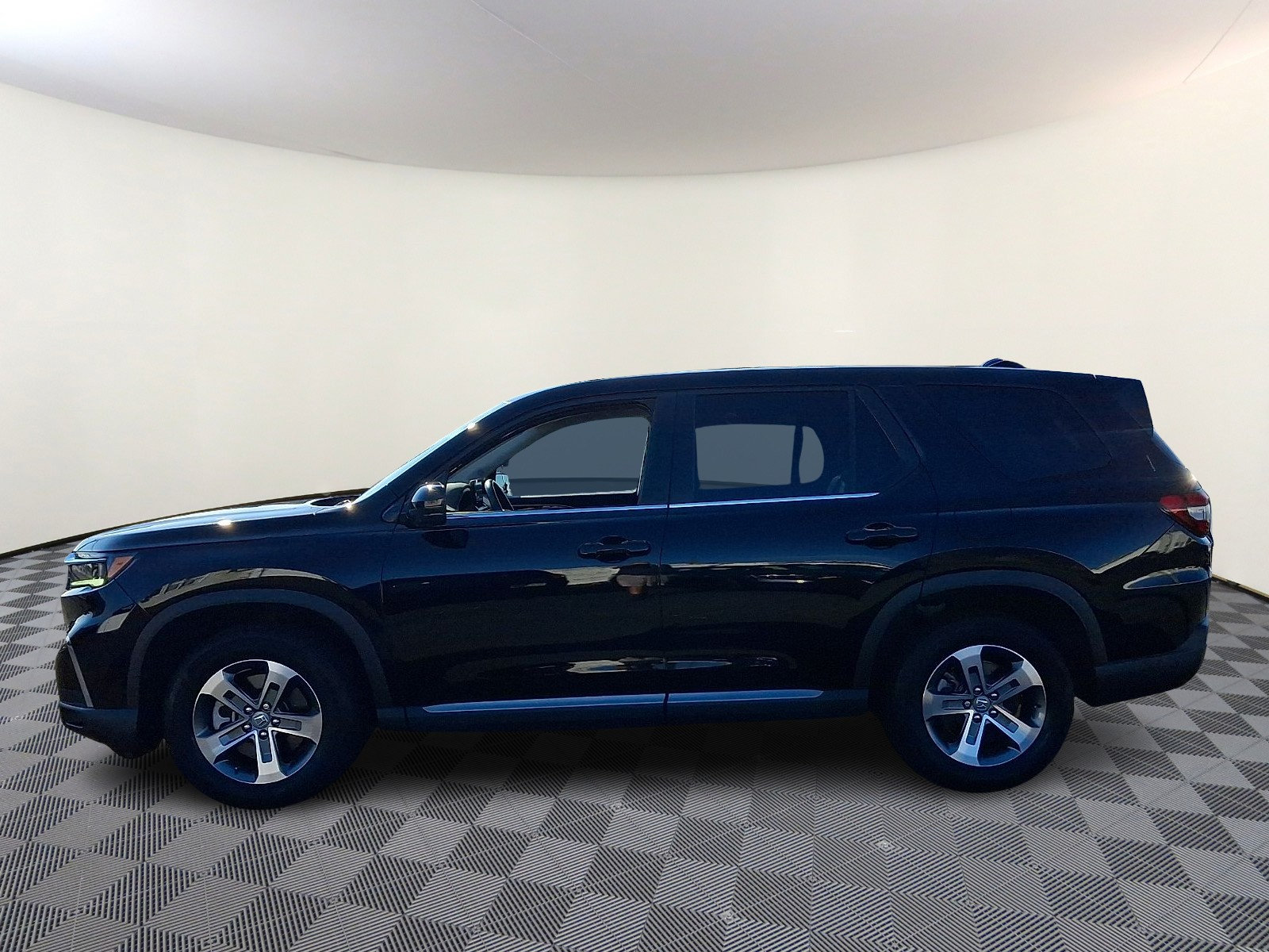 Used 2023 Honda Pilot EX-L image 4