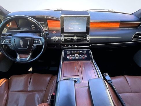 Used 2018 Lincoln Navigator L Reserve w/ Technology Package image 16