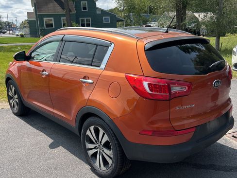 Used 2011 Kia Sportage EX w/ Premium Pkg w/Leather Seats image 7